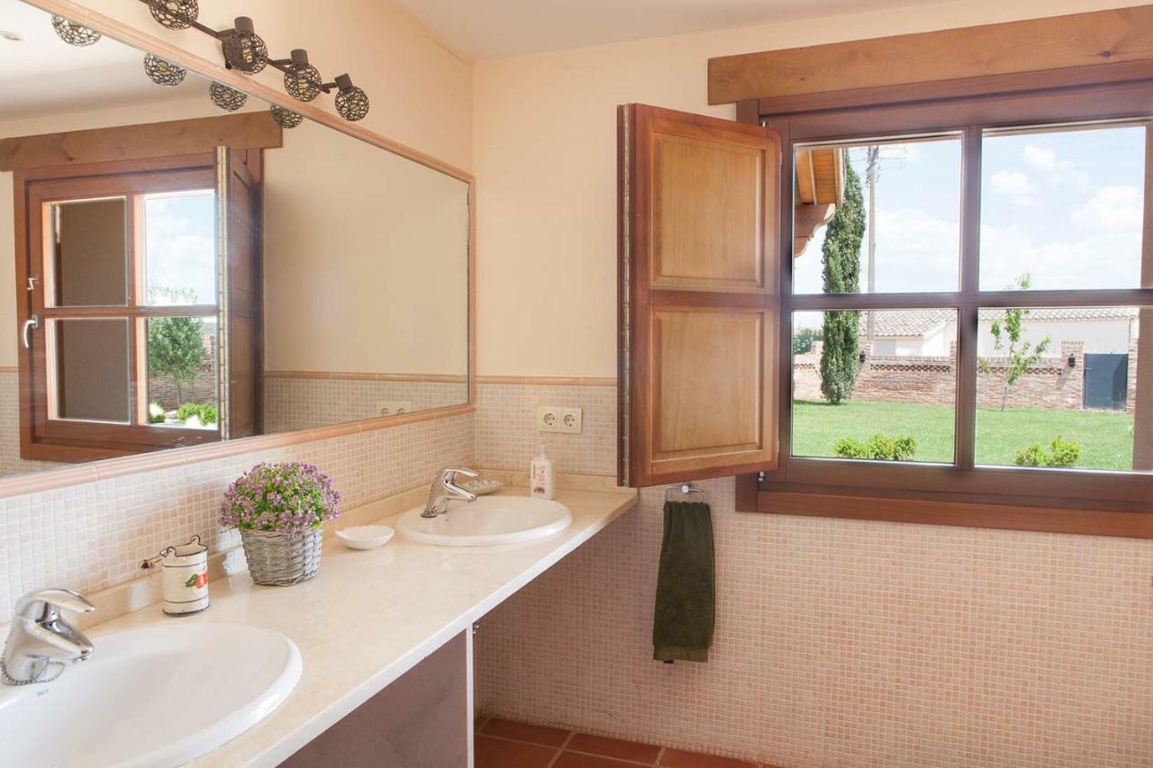 Affittacamere Casa Roble Almenara de Tormes Esterno foto