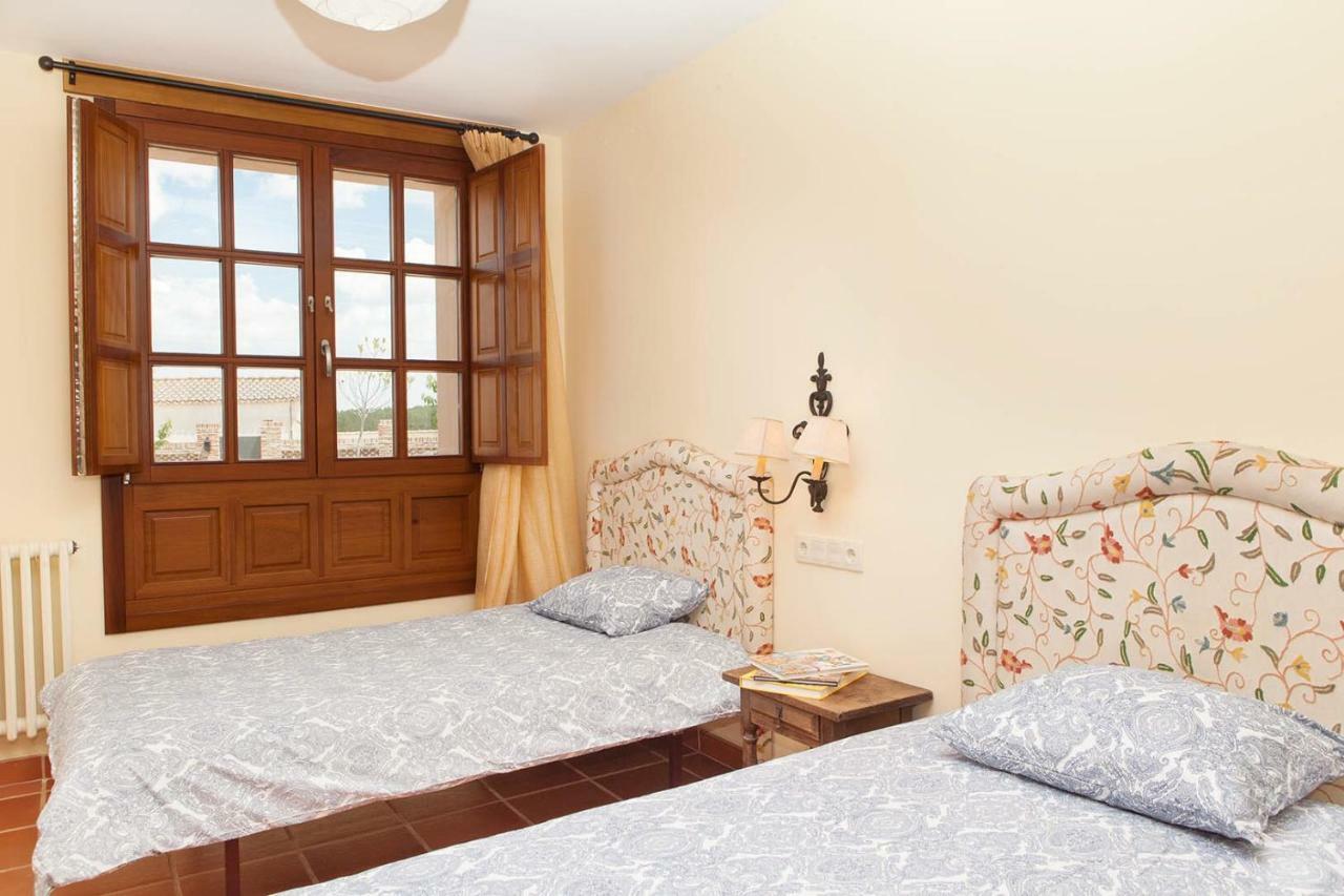 Affittacamere Casa Roble Almenara de Tormes Esterno foto